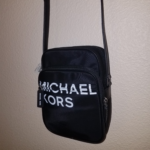 Michael Kors sport crossbody - Picture 3 of 5